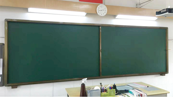 教室黑板哪种材质好？优雅乐厂家可保10年寿命